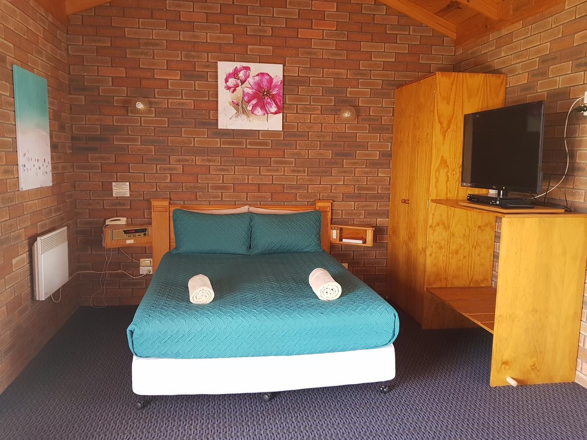 Walkabout Motel Rutherglen Bagian luar foto