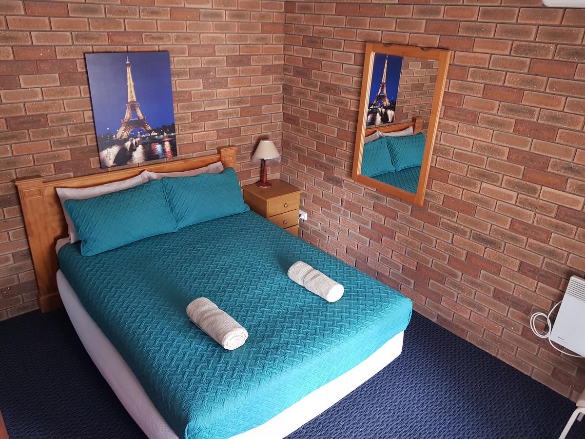 Walkabout Motel Rutherglen Bagian luar foto